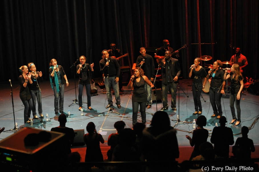 Evry Daily Photo - Telethon Evry 2010 - Concert Evry University Gospel - large - 5244009116.jpg